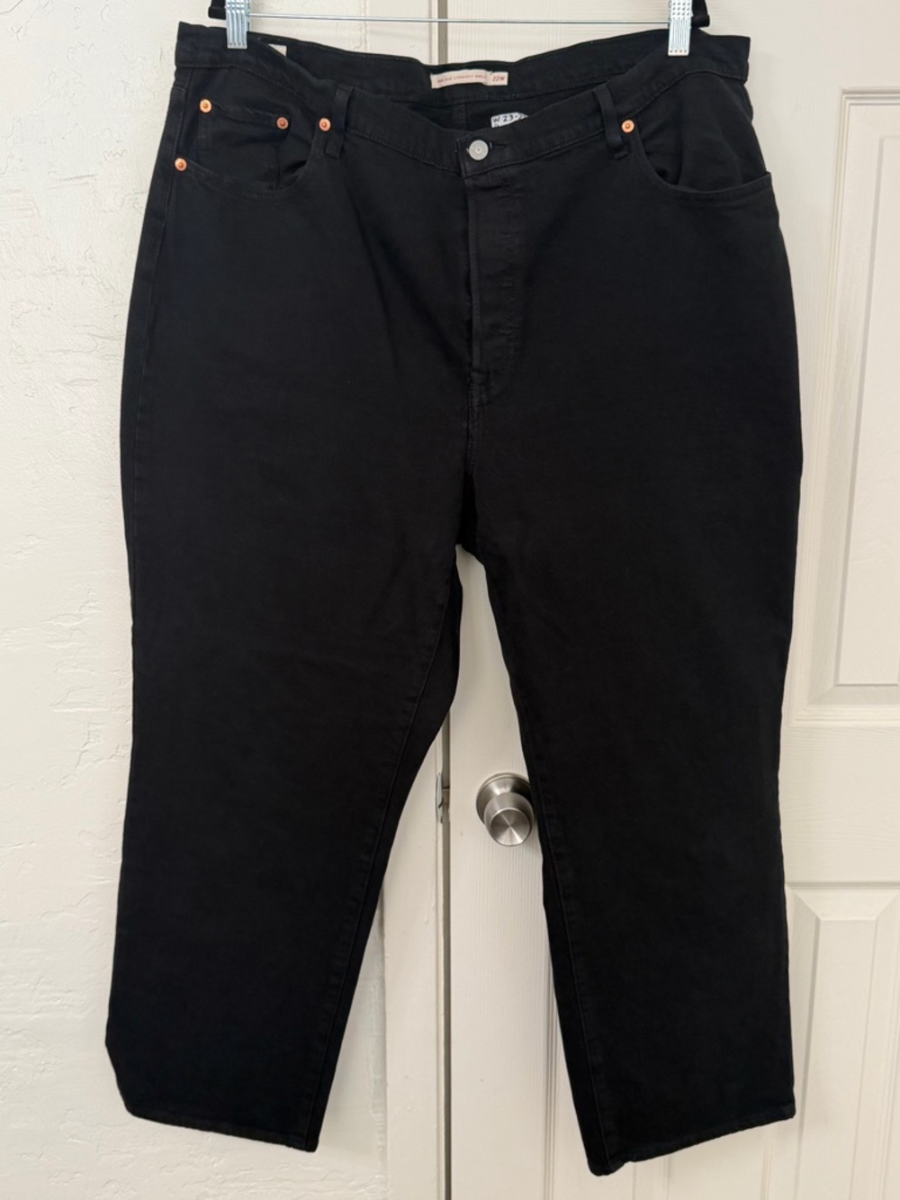 Levi's Black Women's Straight Ankle Jeans